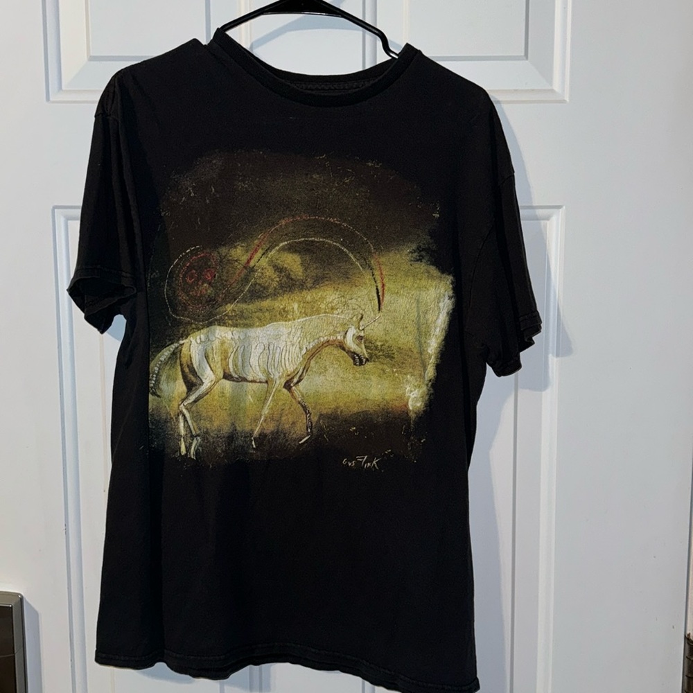 Mens vintage unicorn shirt